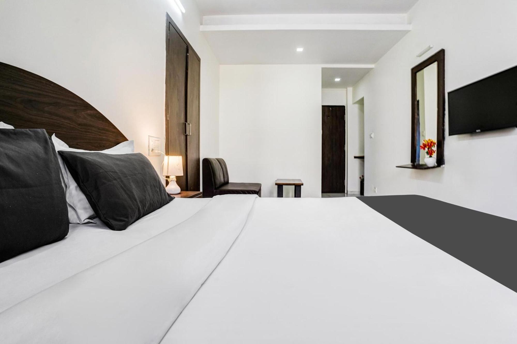 Super Hotel O Nashik Near Vijay Mamta Theatre Formerly Sahara Inn Екстериор снимка