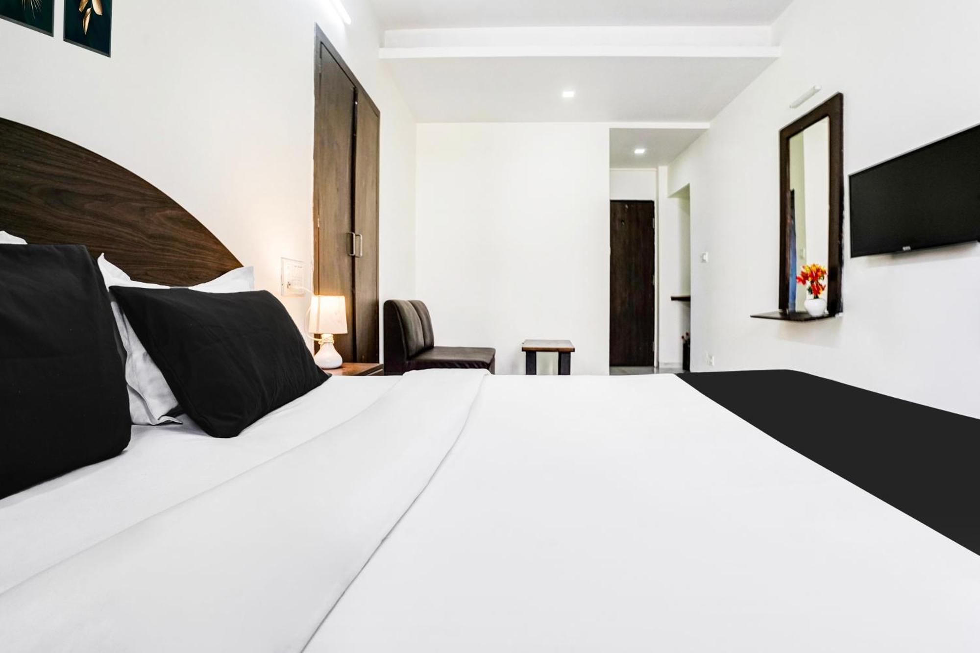 Super Hotel O Nashik Near Vijay Mamta Theatre Formerly Sahara Inn Екстериор снимка